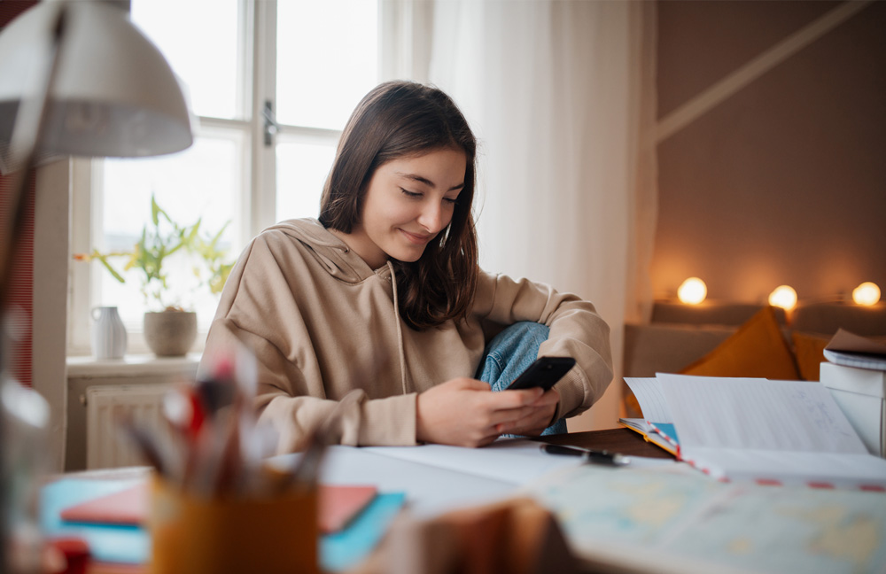 Which Paysera features can minors use?